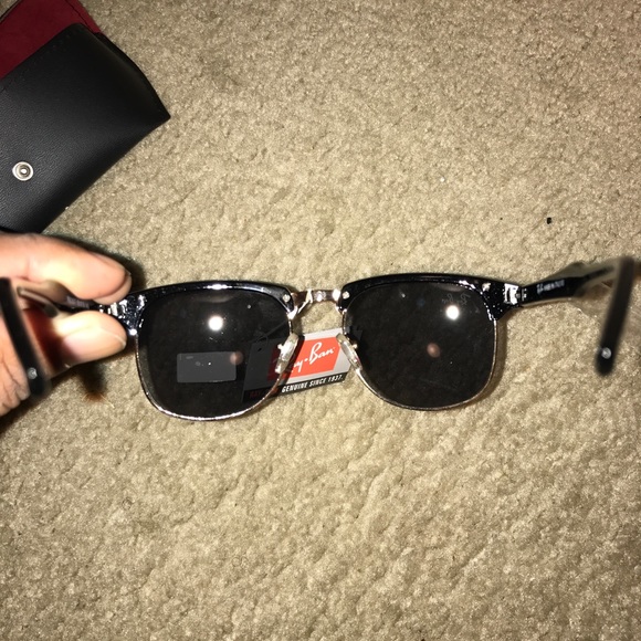 (SOLD) Ray ban sunglasses - Picture 3 of 6